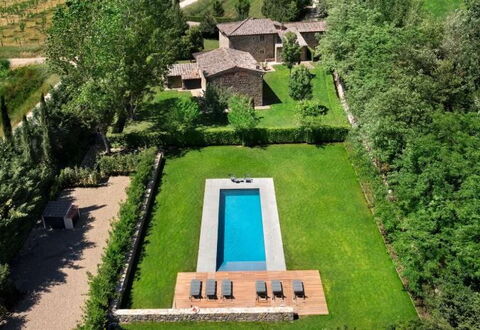 L'orto Vignamaggio, Private Pool, Nature, Greve In: Swimming Pool, Garden, Shrub, Estate, Backyard, Lawn, Landscaping, Farmhouse, Yard, Courtyard