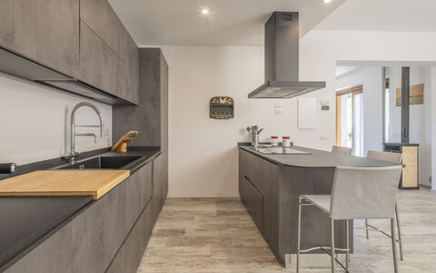 Villetta Cafaggio, Ac, Wifi, Panzano In Chianti: Countertop, Flooring, Kitchen, Furniture, Interior Design, Cabinetry, Floor, Wood, Kitchen Appliance, Ceiling