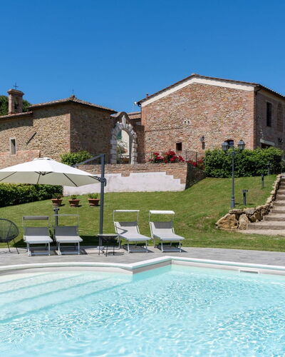 Tenuta i Mandorli, Pool, Wifi, Peccioli: Swimming Pool, Facade, House, Home, Residential Area, Estate, Outdoor Furniture, Cottage, Villa, Farmhouse