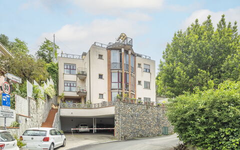 Bonaria Boutique House Ac, Wifi, Cinque Terre: Apartment, Urban Design, Balcony, Stairs, Fence