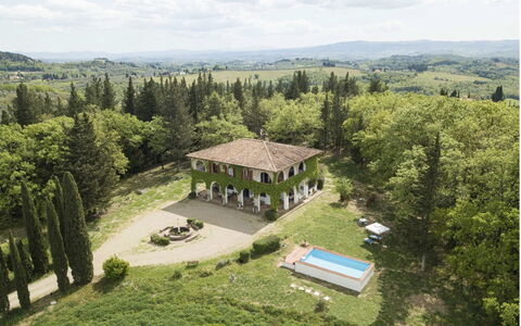 Villa Albertina: Grass, Tree, Shrub, Land Lot, Plain, Farmhouse, Estate, Cottage, Lawn, Meadow