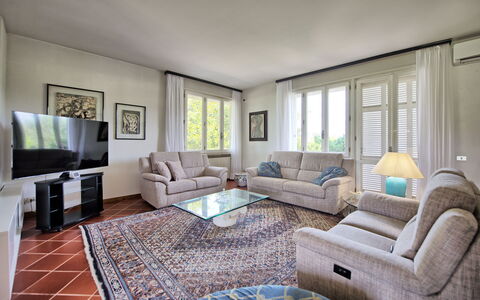 Villa Adriana: Furniture, Couch, Interior Design, Flooring, Floor, Living Room, Room, Ceiling, Home