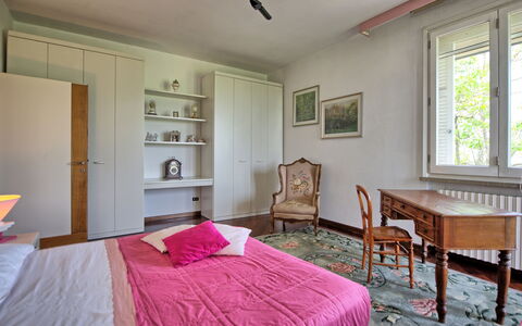 Villa Adriana: Bed, Furniture, Interior Design, Bedroom, Wall, Flooring, Floor, Bed Sheet, Wood, Room