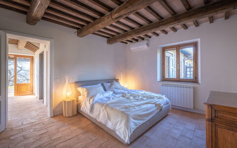 Casale Sunset: Wall, Flooring, Interior Design, Wood, Floor, Bedroom, Ceiling, Bed, Room, Bedding