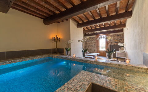 Relais la Costa: Flooring, Interior Design, Architecture, Floor, Lighting, Furniture, Swimming Pool, Resort, Ceiling, Hotel