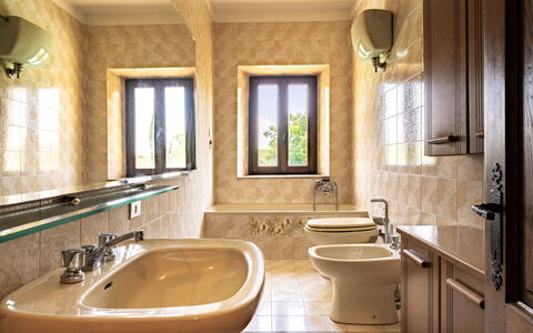 Casa La Cedrina, Pool, Lornano: Plumbing Fixture, Bathroom Sink, Interior Design, Sink, Bathroom, Flooring, Floor, Tap, Plumbing, Lighting