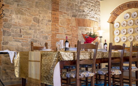 Country Historical House Lucca: Furniture, Interior Design, Wood, Table, Chair, Dining Room, Ceiling, Flooring, Kitchen & Dining Room Table, Lighting