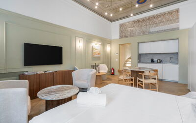 Accommodation:&nbsp;Deservi Elegant Apt. Donatello