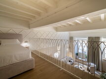 Accommodation:&nbsp;Deservi Elegant Apt. Michelangelo