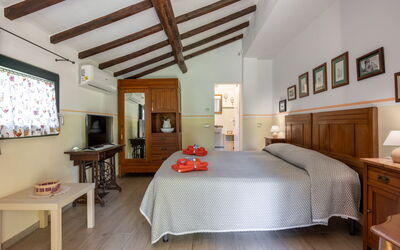 Accommodation:&nbsp;Cottage