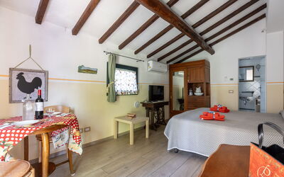 Accommodation:&nbsp;Cottage