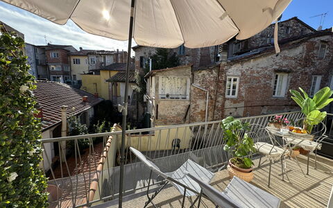 Casa Capolino: Balcony, Apartment, Flowerpot, Houseplant, Chair