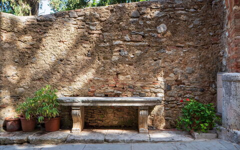 Torre di Serre: Wall, Stone Wall, Rock, Brown, Brick, Flagstone, Brickwork, Outdoor Bench, Outdoor Furniture