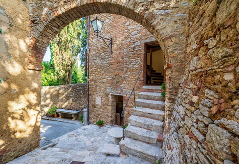 Torre Di Serre: Wall, Stone Wall, Brick, Brickwork, Flagstone, Cobblestone, Houseplant, Stairs, Ruins