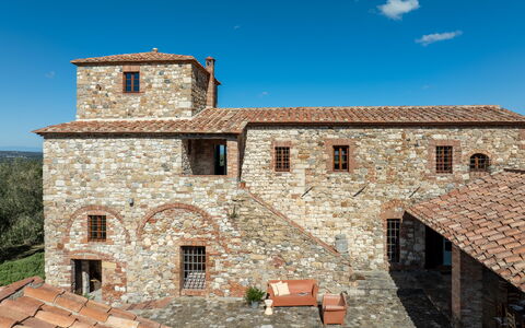 Il Gabbro, Luxury Experience: Wall, Building, Architecture, Facade, Stone Wall, Brickwork, Brick, Door, Estate, Cobblestone