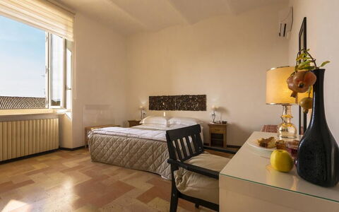 Appartamento la Fontana, Assisi: Furniture, Bed, Interior Design, Bedroom, Wall, Flooring, Floor, Room, Bed Sheet, Wood