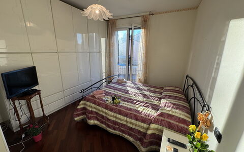 Al Civico 80: Bed, Furniture, Bedroom, Interior Design, Floor, Flooring, Bed Sheet, Room, Bedding, Wood