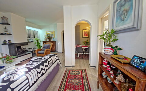 I Cipressi: Furniture, Interior Design, Flooring, Couch, Floor, Wood, Living Room, Ceiling, Room, Home