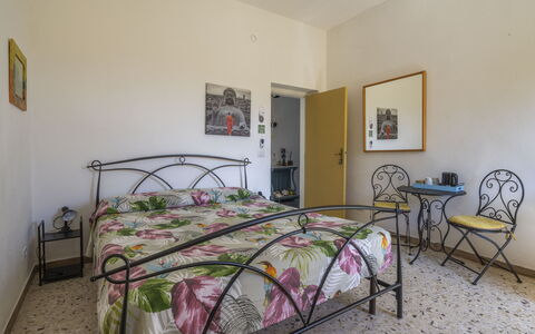 La Torre sul Ponte, Seaview, Garden: Furniture, Bedroom, Bed, Floor, Bed Sheet, Bedding, Bed Frame, Room, Linens, Apartment