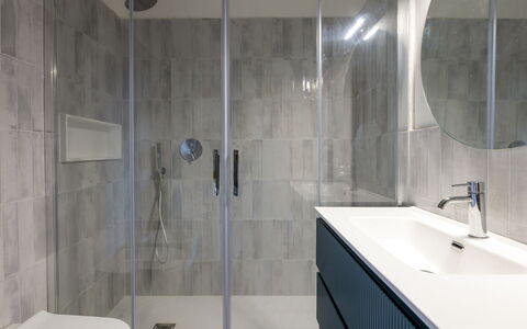 Montparnasse: Bathroom, Flooring, Floor, Plumbing Fixture, Interior Design, Wall, Bathroom Cabinet, Mirror, Sink, Tile