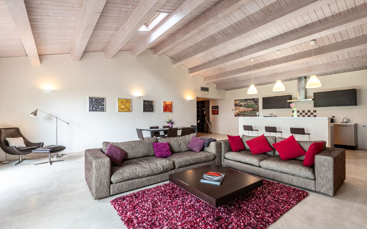 Accommodation:&nbsp;Villa Aquila