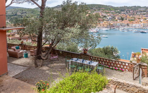Villa Fior di Roccia: Apartment, Balcony, Flowerpot, Houseplant