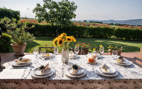 Selvamica: Tableware, Furniture, Table, Tablecloth, Serveware, Linens, Dishware, Chair, Drinkware, Food