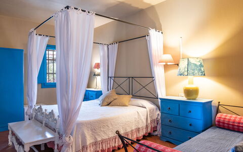 Agriturismo le Due Querce: Furniture, Interior Design, Bed, Bedroom, Floor, Room, Flooring, Ceiling, Lighting, Linens