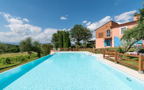 Agriturismo le Due Querce: Estate, Swimming Pool, Hacienda, Garden, Villa, Outdoor Furniture, Farmhouse, Fence, Backyard, Mansion