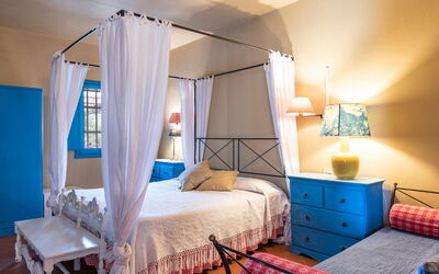 Mimosa Gialla: Furniture, Interior Design, Bed, Bedroom, Floor, Room, Flooring, Ceiling, Lighting, Linens