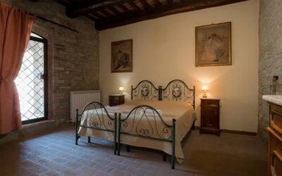 Accommodation:&nbsp;Feritoie