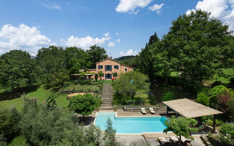 Villa la Foresta: Tree, House, Swimming Pool, Estate, Cottage, Eco Hotel, Resort, Villa, Hacienda, Farmhouse