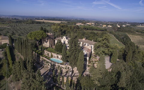 Castello di Cabbiavoli: Landscape, Estate, Mansion, Landscaping, Hacienda, Villa, Historic House, Evergreen, Palace