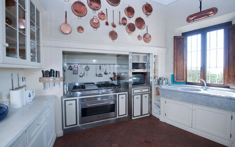 Castello di Cabbiavoli: Kitchen, Interior Design, Countertop, Kitchen Stove, Kitchen Appliance, Cabinetry, Major Appliance, Furniture, Ceiling, Gas Stove