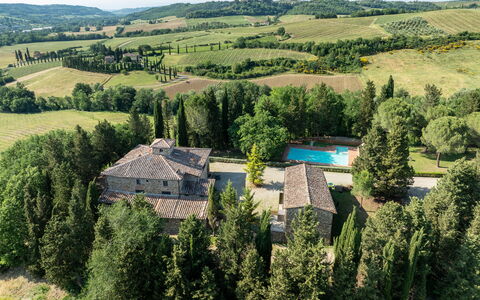 Maison Badia a Passignano: Tree, House, Residential Area, Home, Estate, Roof, Cottage, Farmhouse, Larch, Landscaping