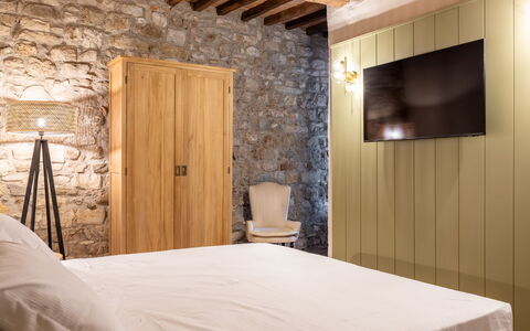 Maison Badia a Passignano: Furniture, Wall, Interior Design, Flooring, Wood, Bedroom, Floor, Bed, Textile, Lighting