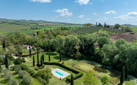 Civico108 Vacation Home, Pool, Castellina in Chian: Shrub, Landscape, Land Lot, Garden, Estate, Landscaping, Plantation, Hedge, Lawn, Villa