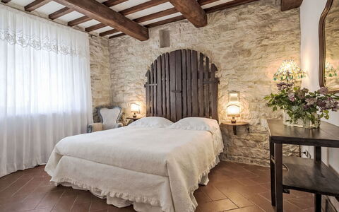 Accommodation:&nbsp;Le Mangiatoie 985.2