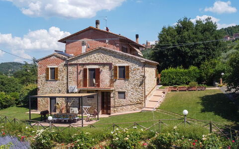 Casa dei Nonni: Building, House, Home, Residential Area, Shrub, Cottage, Roof, Rural Area, Human Settlement, Farmhouse