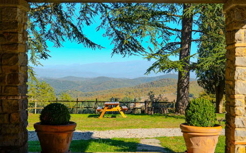 Villa la Guardiola: Natural Landscape, Hill, Landscape, Summer, Spring, Mountain Range, Sunlight, Hill Station, Valley, Garden