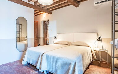 Accommodation:&nbsp;Ulivo 830.2