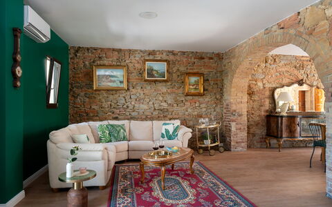 Villa i Fiori: Furniture, Interior Design, Wall, Flooring, Couch, Table, Wood, Floor, Living Room, Room