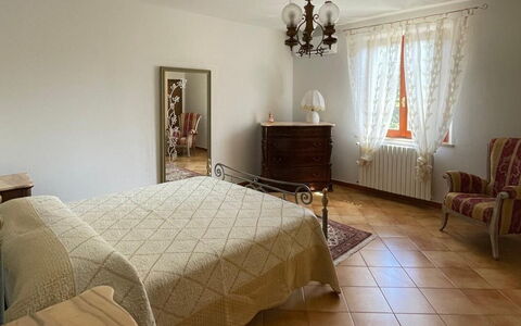 Villa i Fiori: Furniture, Bed, Bedroom, Interior Design, Flooring, Floor, Wall, Bed Sheet, Bedding, Wood
