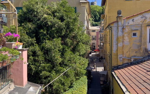 Casa Nanai - Levanto: Neighbourhood, Town, Residential Area, Street, Apartment, Alley, Balcony, Suburb, Houseplant