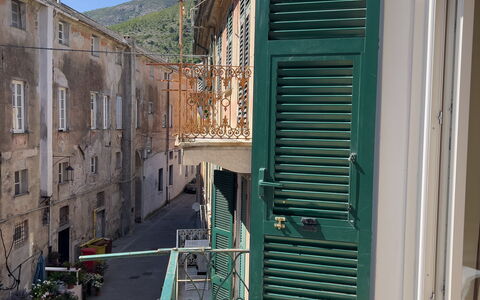Casa Nanai - Levanto: Door, Balcony, Flowerpot, Alley, Concrete, Shade, Houseplant, Home Door
