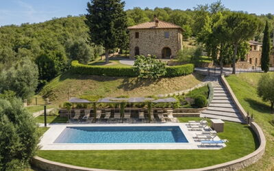 Panicale 2: Grass, House, Rural Area, Cottage, Roof, Home, Landscape, Plain, Land Lot
