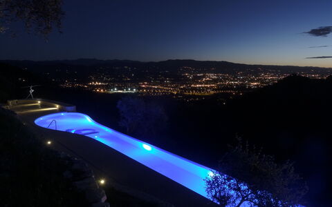 Villetta Farfallina: Blue, Swimming Pool, Night, Evening, Resort, Dusk, Resort Town, Water Feature