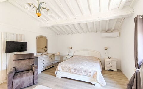 Scarlino 35: Furniture, Bed, Bedroom, Interior Design, Wall, Bedding, Bed Sheet, Flooring, Floor, Ceiling