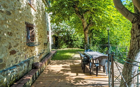 Fibbialla: Wood, Spring, Garden, Twig, Shade, Backyard, Yard, Fence, Outdoor Furniture, Home Fencing