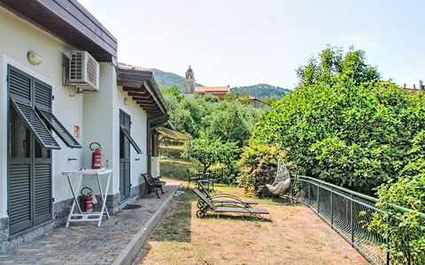 La Casa di Menny: Furniture, Outdoor Furniture, Chair, Garden, Wood Stain, Lawn, Hardwood, Shade, Backyard